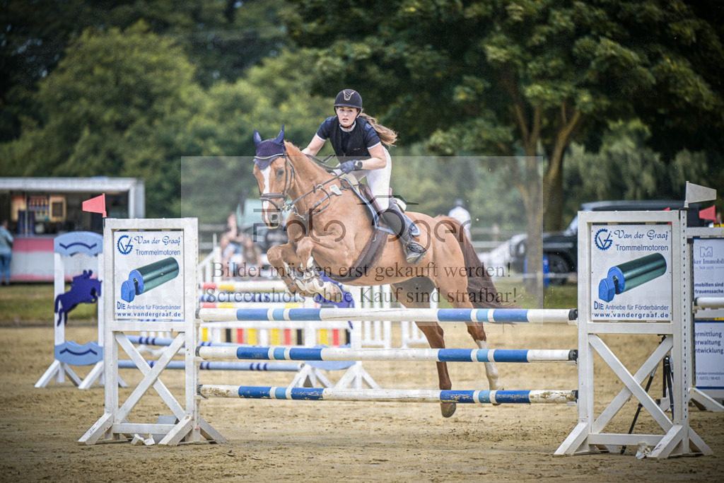 DOS_6400 | Entdecke hochwertige Reitturnierfotos von Foto Oger. Professionell, emotional und authentisch – jetzt Lieblingsmomente im Shop bestellen.Deutschlandweite Turnierfotografie. - Realisiert mit Pictrs.com