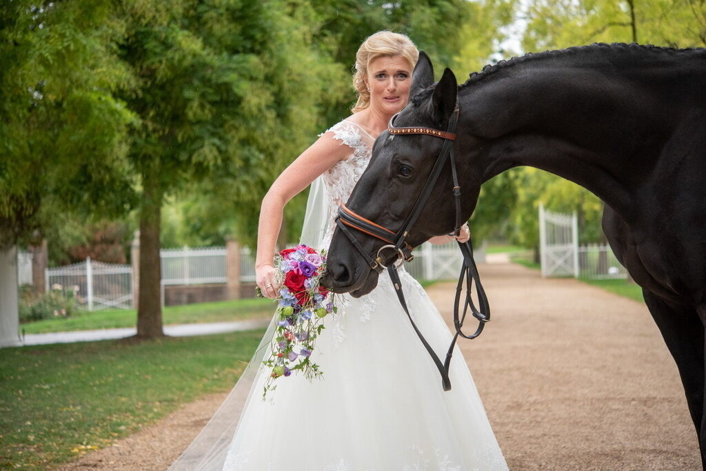 Hochzeit_Fotoshooting_047 | Mein Name ist Arkadius. Ich fotografiere Ihre Hochzeit in Frankfurt und im Umkreis von 200 km. Als Fotograf bin ich noch bekannt im Bereich Business- und Modefotografie.
