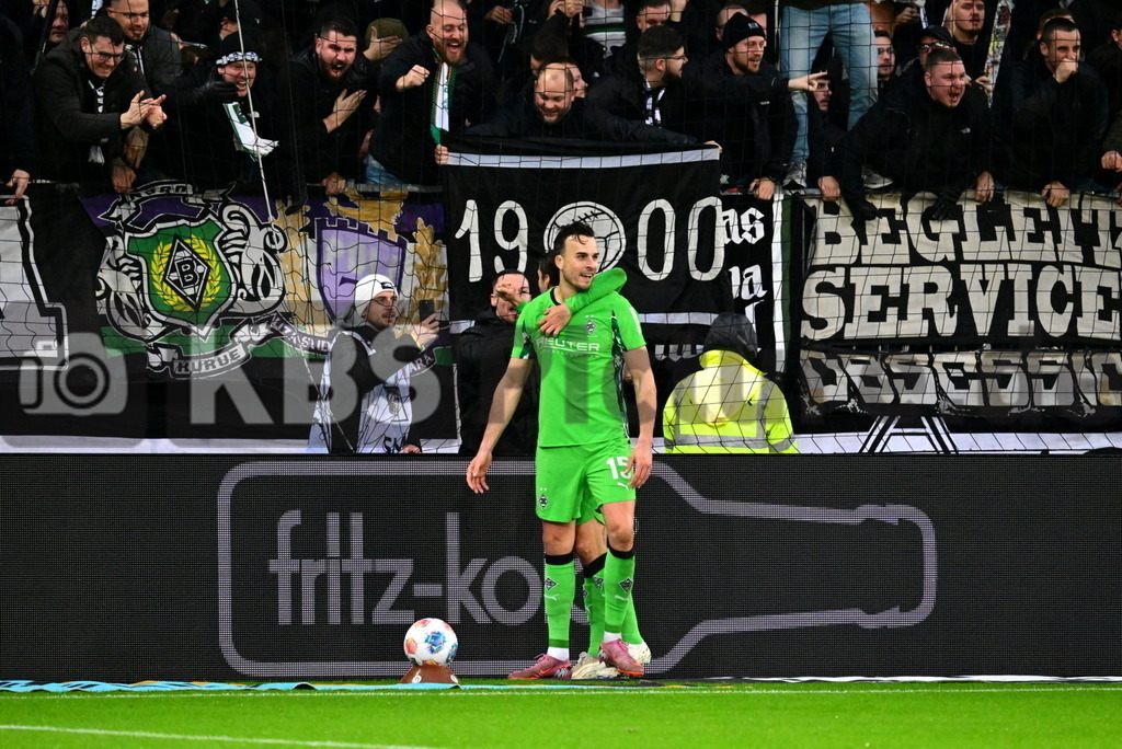 KBS Picture_FCStPauli-Gladbach_023 | Bor.Moenchengladbach Torjubel zum 1:0 Torschuetze ist Tabakovic Haris (Bor.Moenchengladbach) , Neuhaus Florian (Bor.Moenchengladbach) ,Sportplatz :  Millerntor Stadion, - Realisiert mit Pictrs.com