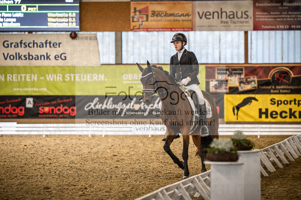 DOS_4424 | Entdecke hochwertige Reitturnierfotos von Foto Oger. Professionell, emotional und authentisch – jetzt Lieblingsmomente im Shop bestellen.Deutschlandweite Turnierfotografie. - Realisiert mit Pictrs.com