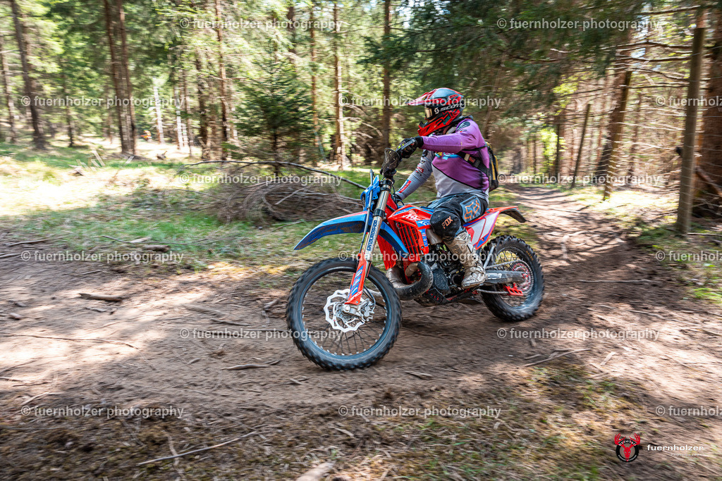 fuernholzer_250501-C1-537 | Fotografische Impressionen von der Red Stag Enduro Extreme by fuernholzer-photography.com. Endurosport in Österreich fotografisch festgehalten von fuernholzer. Auftragsfotografie für Private, Gewerbefotos und Industriefotografie. Eventfotografie, Sportfotografie und Motorsportfotografie. Anbieter von Fotoworkshops, Fototraining, fotografischen Vorträgen und Fotoseminaren.