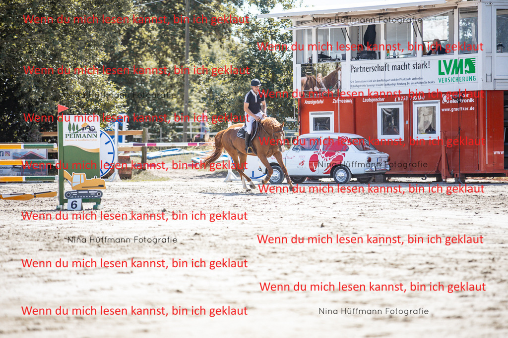 BK1A6379 | Turnierbilder Turnierfotos Nina Hüffmann Turnierfotografie Pferdefotografie Tierzeichnung Haustierzeichnung Pferdezeichnung Hundezeichnung Videograf  - Realisiert mit Pictrs.com