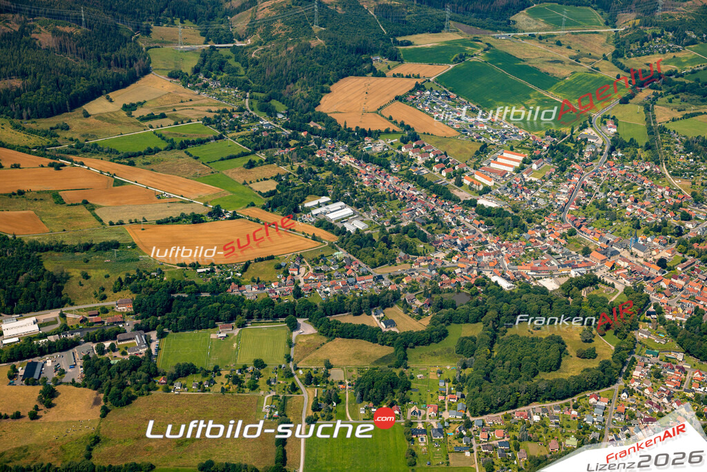 Das Luftbild zeigt : Gehren Ilmenau - Die Luftaufnahme wurde 2024 vom UL-Flugzeug aus erstellt ( keine Drohne ) - Hochauflösende Luftaufnahme - Für grossformatige Ausdrucke geeignet. Die Geschenkidee !Mit Lizenz und Bildrechte bestellbar