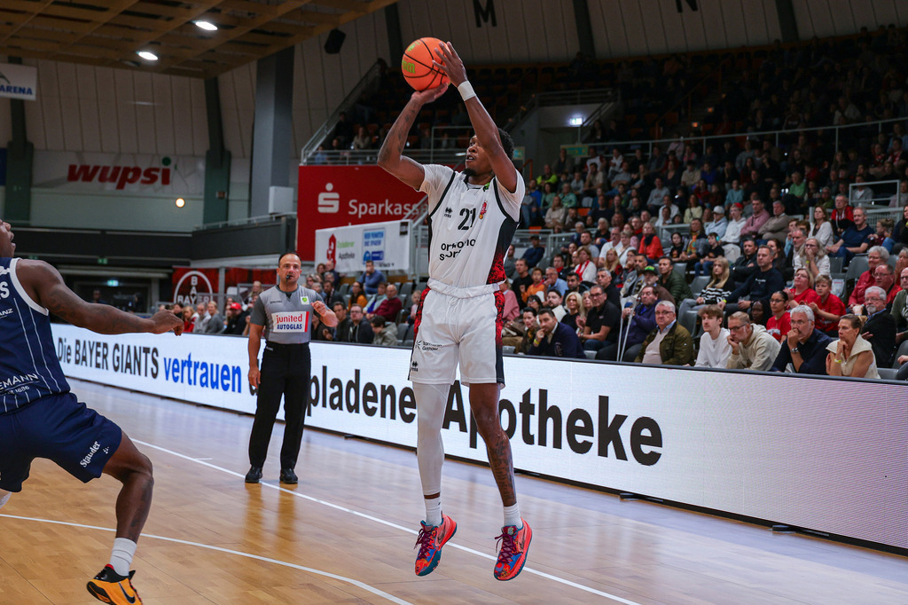 BAYER GIANTS vs VfL Sparkassenstars Bochum-6 | Fotos von Basketballspielen aus dem Raum NRW fotografiert von Gero Mueller-Laschet und Daniel Schaefer - Realisiert mit Pictrs.com