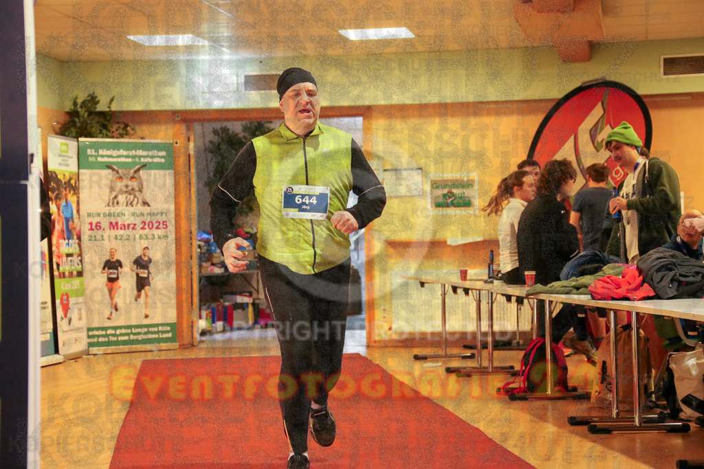 241208_1208_EX1_7372 | Sportfotografie im Rhein-Sieg Kreis, Köln, Bonn, NRW, Rheinland Pfalz, Hessen, etc. Unser Tätigkeitsfeld umfasst den Laufsport vom Volkslauf über den Marathon, Duathlon, Triathon bis zum Ultralauf wie Kölnpfad Ultra oder Schindertrail.