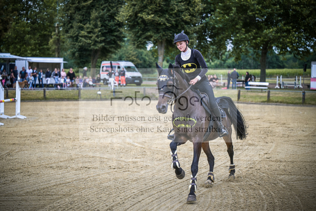DOS_9065 | Entdecke hochwertige Reitturnierfotos von Foto Oger. Professionell, emotional und authentisch – jetzt Lieblingsmomente im Shop bestellen.Deutschlandweite Turnierfotografie. - Realisiert mit Pictrs.com