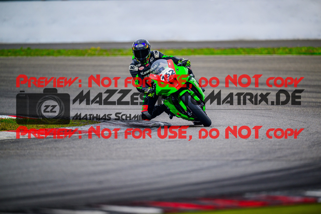 MaZZes_FotoMatrix_240717_6007705_1600 | WEISS