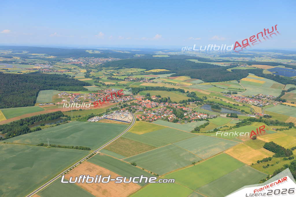 Luftbild von  Rentweinsdorf - Luftaufnahme wurde 2015 von https://frankenair.de mittels Flugzeug (keine Drohne) erstellt - die Geschenkidee