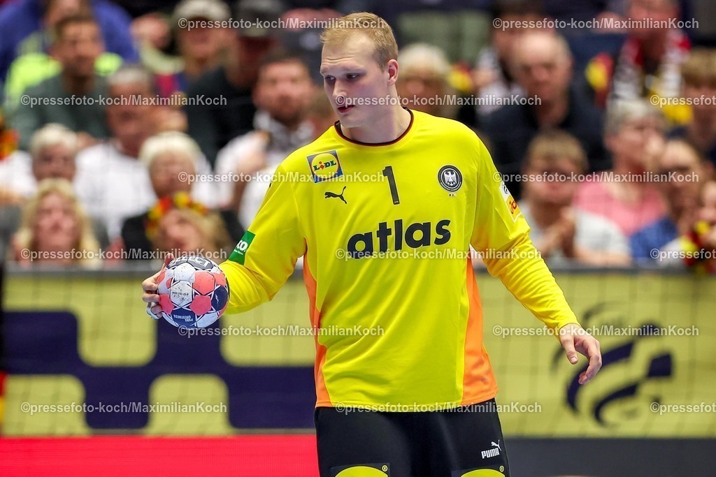 EHF15012602157 | 15.01.2026, Handball, Men's EHF EURO 2026, Deutschland - Österreich, Jyske Bank Boxen in Herning, Dänemark, Preliminary Round:  David Späth (Germany #01) 