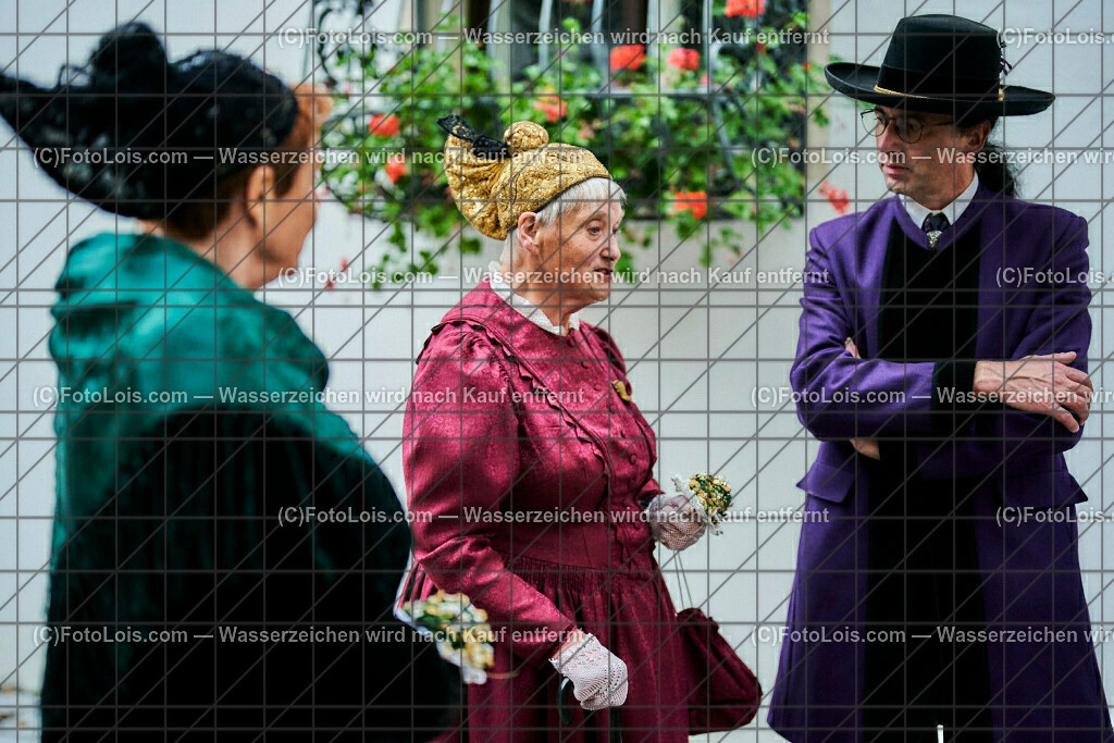 ALS2004_Jeanne de Ferrette_Goldhaubengruppe | (C)FotoLois.com, Alois Spandl, 700stes Hochzeitsjubiläum - Albrecht II. mit Johanna von Pfirt in Thann (FR) im März 2024. Empfang des Organistionskommitees aus der Region Ferrette (Pfirt)/Thann aus dem Elsass mit Empfang durch die Stadtgemeinde und Bezirkshauptmannschaft Scheibbs im Schloss Scheibbs und anschließender Kranzniederlegung in der Kartausenkirche über der Krypta des Gründerehepaares durch Mitglieder des Templer Ordens, Fr 22. September 2023.