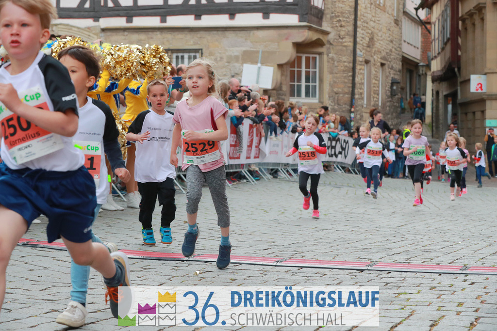 AOK Junior Cup 400m | 3Königslauf 2022 AOK Junior Cup 400m - Realisiert mit Pictrs.com