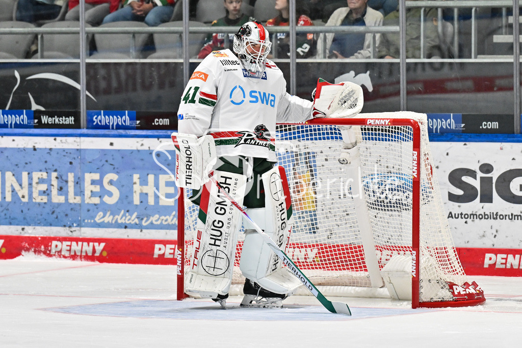 Augsburger Panther - Steinback Black Wings Linz | im Bild AEV Keeper Peyton JONES (Augsburger Panther 41) / Einzelfoto / Freisteller / Testspiel: Augsburger Panther - Steinback Black Wings Linz; Curt Frenzel Stadion am 05.09.2025