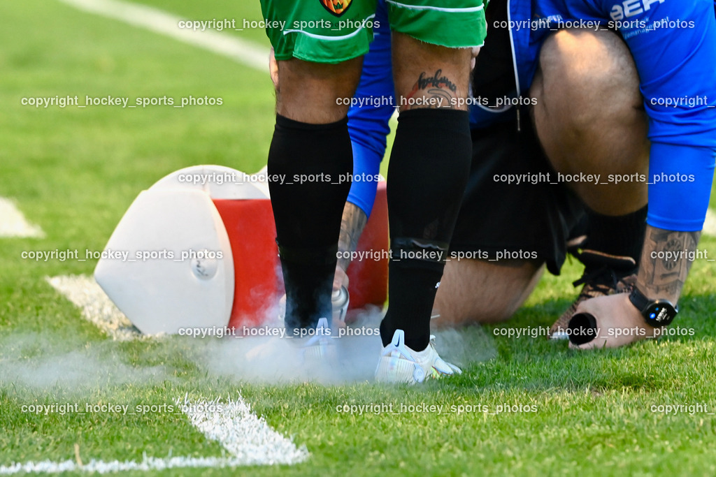 SAK Klagenfurt vs. FC Gleisdorf 09 2.9.2022 | Eisbehandlung, #11 Thomas Wotolen
