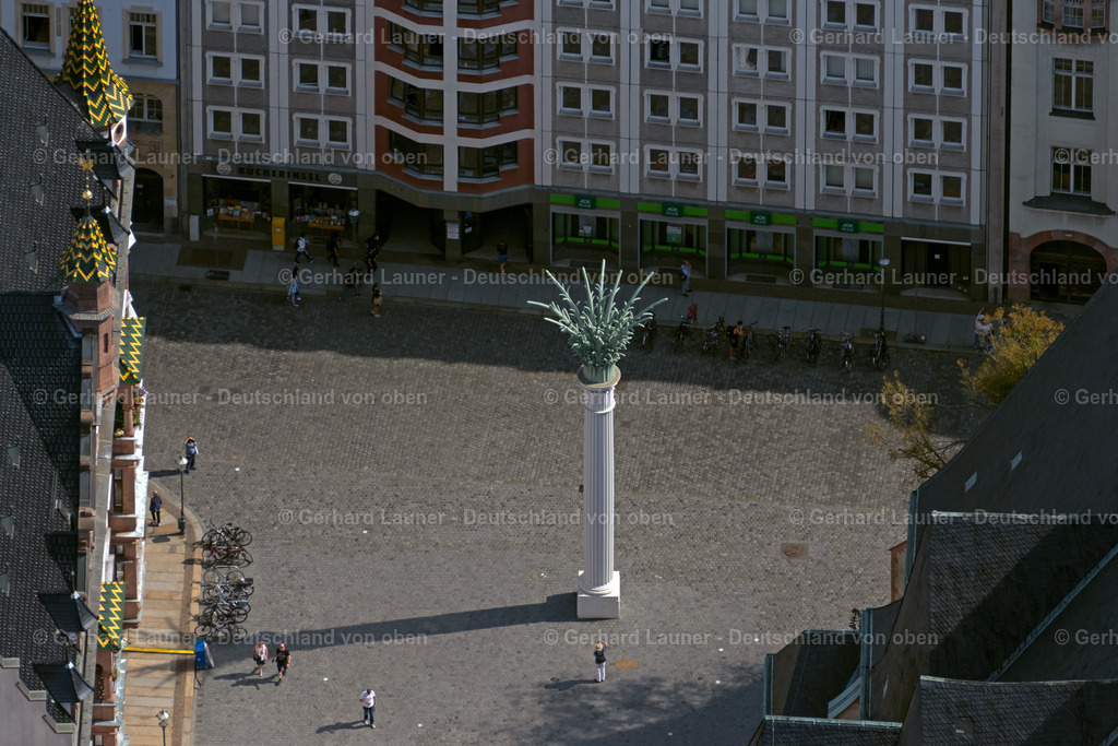 4039675 | LEIPZIG 14.09.2020 Sehenswürdigkeit und Tourismus- Attraktion des Geschichts- Denkmal " Gedenksäule im Nikolaikirchhof " im Ortsteil Zentrum in Leipzig im Bundesland Sachsen, Deutschland. Weiterführende Informationen bei: Evangelisch-Lutherische Kirchgemeinde St. Nikolai Leipzig,  Stadt Leipzig. // Tourist attraction of the historic monument " Gedenksaeule in Nikolaikirchhof " in the district Zentrum in Leipzig in the state Saxony, Germany. Further information at: Evangelisch-Lutherische Kirchgemeinde St. Nikolai Leipzig,  Stadt Leipzig. Foto: Gerhard Launer