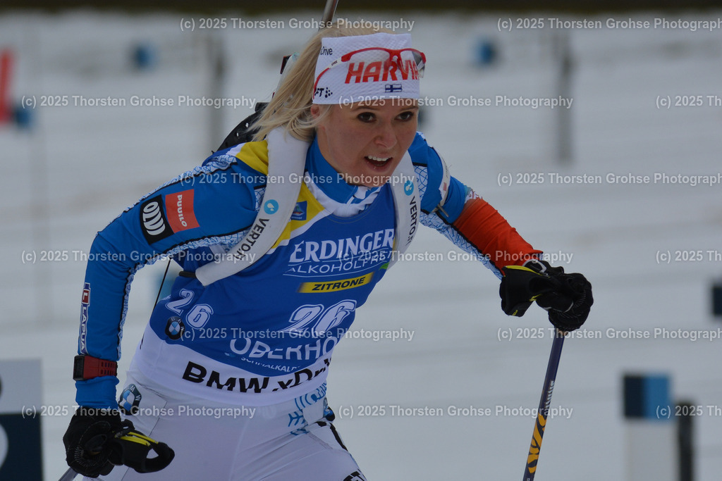 IBU WC Biathlon Oberhof 2018 | LAUKKANEN Mari (FIN) verlaesst den Schiessstand; IBU WC Biathlon Oberhof 2018, 10 km Verfolgung der Frauen am 06.01.2018 in der DKB Ski Arena in Oberhof, (Deutschland) - Realisiert mit Pictrs.com