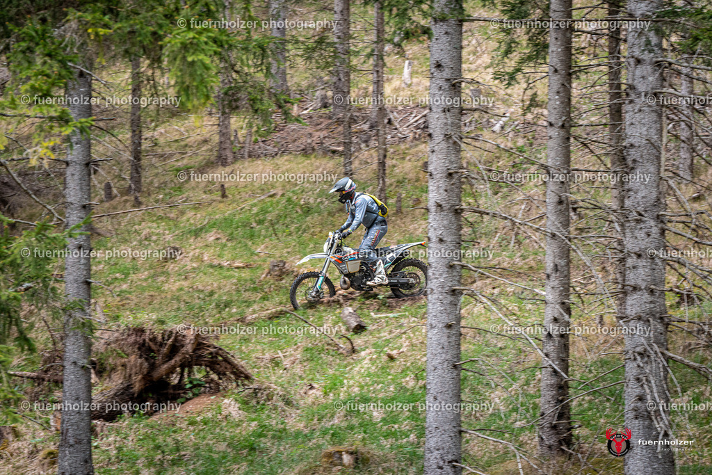 fuernholzer_250501-C2-478 | Fotografische Impressionen von der Red Stag Enduro Extreme by fuernholzer-photography.com. Endurosport in Österreich fotografisch festgehalten von fuernholzer. Auftragsfotografie für Private, Gewerbefotos und Industriefotografie. Eventfotografie, Sportfotografie und Motorsportfotografie. Anbieter von Fotoworkshops, Fototraining, fotografischen Vorträgen und Fotoseminaren.