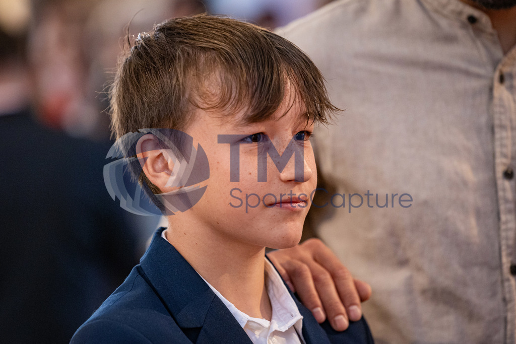 RR5M6424 | Firmung Klagenfurt-Dom 19.05.2024 8 Uhr