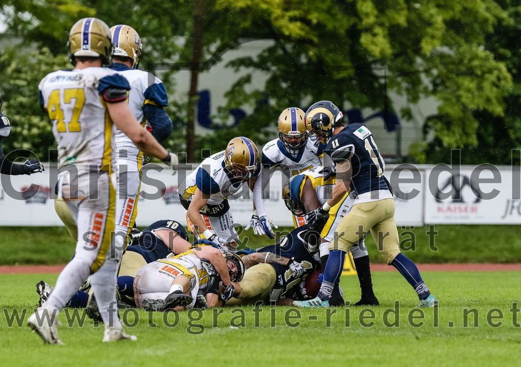 2022-05-29_121_Erding_Bulls_gegen_Nuernberg_Rams | Erding, Deutschland, 29.05.2022:
Fußball, Regionalliga 2022, 5. Spieltag, Erding Bulls gegen Nürnberg Rams, Endergebnis: 10:16

Foto: Christian Riedel / fotografie-riedel.net