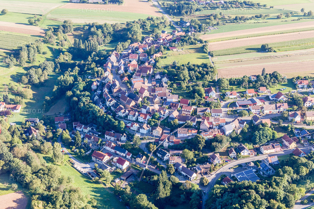 Luftbild: Ortsansicht im Ortsteil Ochsenburg in Zaberfeld im Bundesland Baden-Württemberg in Deutschland. Foto: IMG_093872.jpg vom 23.08.2016 durch Werner Riehm/FLY-FOTO.de
