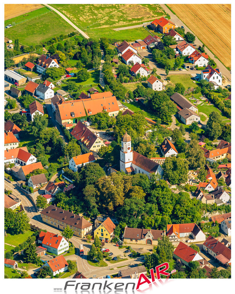 Luftaufnahme von Hohenaltheim - Die Luftaufnahme wurde 2025 vom UL-Flugzeug heraus erstellt ( keine Drohne ) - Hochauflösende Luftaufnahme - für professionelle Ausdrucke geeignet. Die Geschenkidee !Mit Lizenz und Bildrechte bestellbar