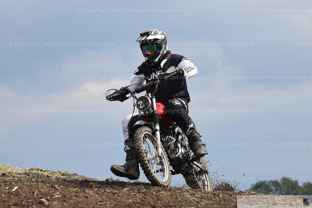 DSC_0039_01 (2) | Sportfotografie , Motorsport, Motoross, Reitsport, Mointainbike, Enduro,
Landschaft , Outdoor, Eventfotografie, Landschaft, Bilder online bestellen - Realisiert mit Pictrs.com