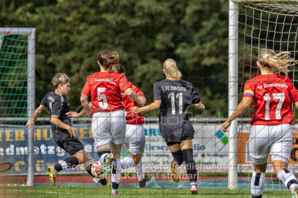 20250928_130604_0096-Bearbeitet | Judith Schutte (1.FC Donzdorf #07) erziehlt in der 1 Spielminute das 1:01.FC Donzdorf (schwarz) vs. TV Derendingen (rot), Fussball, Frauen-Verbandsliga Württemberg, 03. Spieltag, Saison 2025/2026, Rasenplatz Lautertal Stadion, Süßener Straße 16, 73072 Donzdorf, 28.09.2025 - 13:00 Uhr,Foto: PhotoPeet-Sportfotografie/Peter Harich