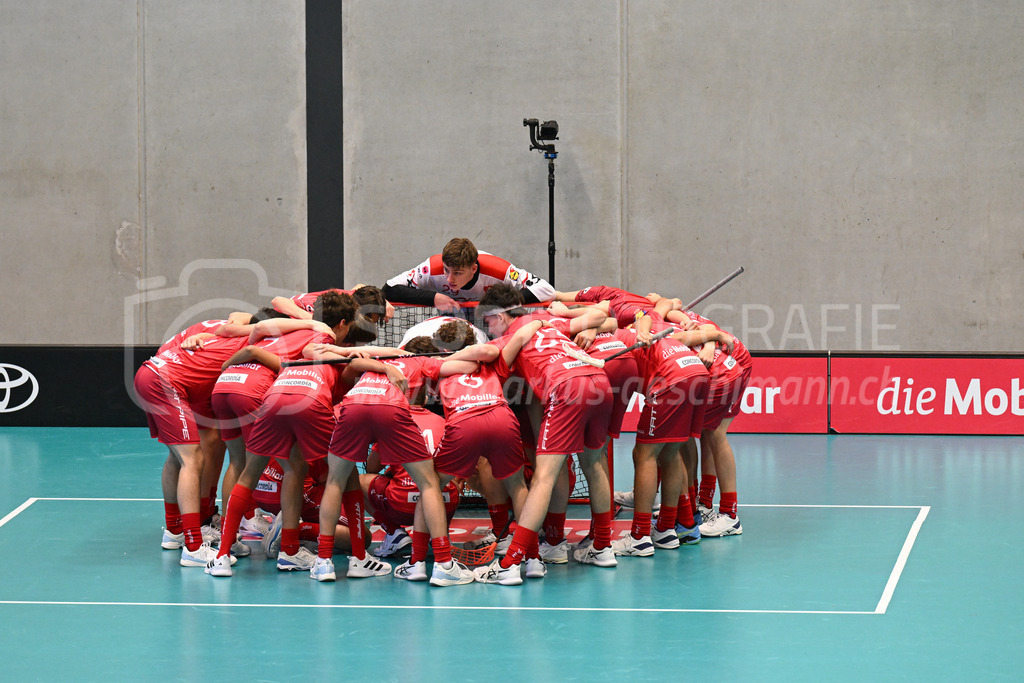 Switzerland B U19 vs Switzerland U19 - 4. February 2024 | Switzerland B U19 vs Switzerland U19
U19 Men International Matches in Switzerland
GoEasy Arena, Siggenthal Station
The players of Team Switzerland U19.
Credit: Markus Aeschimann | <a href="https://www.markus-aeschimann.ch">Sportfotografie Markus Aeschimann</a> | <a href="https://www.instagram.com/sportfotografie.aeschimann">@sportfotografie.aeschimann</a> - Realisiert mit Pictrs.com