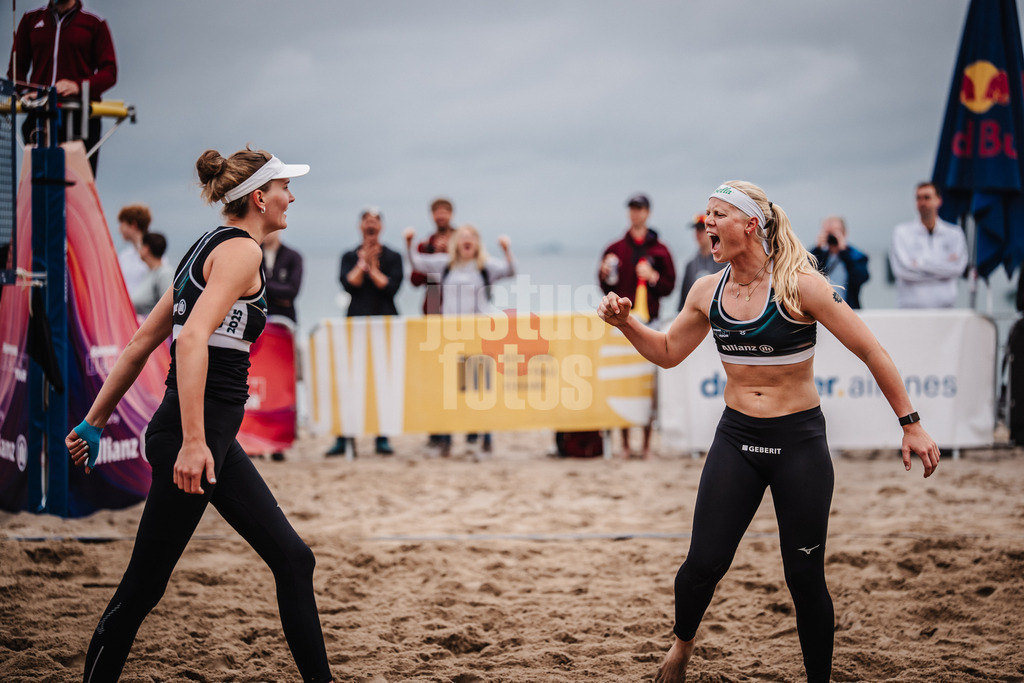 Beachvolleyball | Frauen | Deutsche Meisterschaften 2025 Timmendorfer Strand | 05.09.2025 | v.l. Sarah Schulz und Anna Behlen jubeln