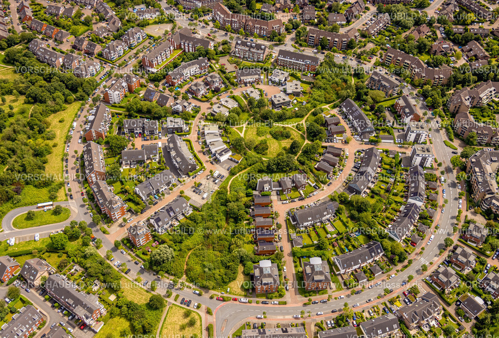 Muelheim240703305 | Kreisrunde Wohnsiedlung Saarner Kuppe, Saarn, Mülheim an der Ruhr, Ruhrgebiet, Nordrhein-Westfalen, Deutschland