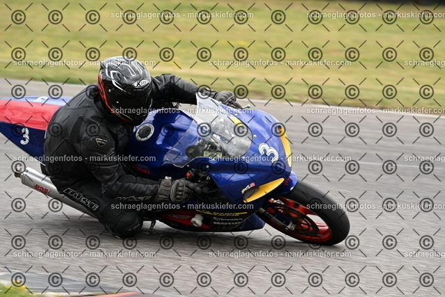 25bt02-0901 | markuskiefer.com - Realisiert mit Pictrs.com