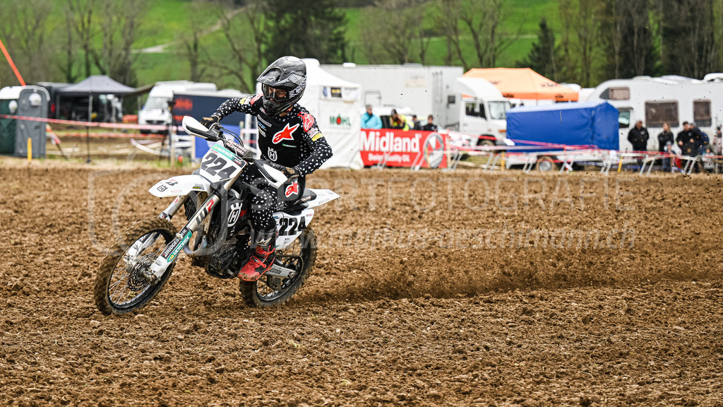 Motocross Schlatt bei Winterthur - 30. April 2023 | #224 Meile Ramon aus Kriessern (CH) auf Husqvarna in der Kategorie ProRace Serie am Motocross Schlatt bei Winterthur, 30. April 2023. 
Instagram: @mx_schlatt | @mc_wila | @sam_schweiz
Bild: Sportfotografie Markus Aeschimann | www.markus-aeschimann.ch - Realisiert mit Pictrs.com