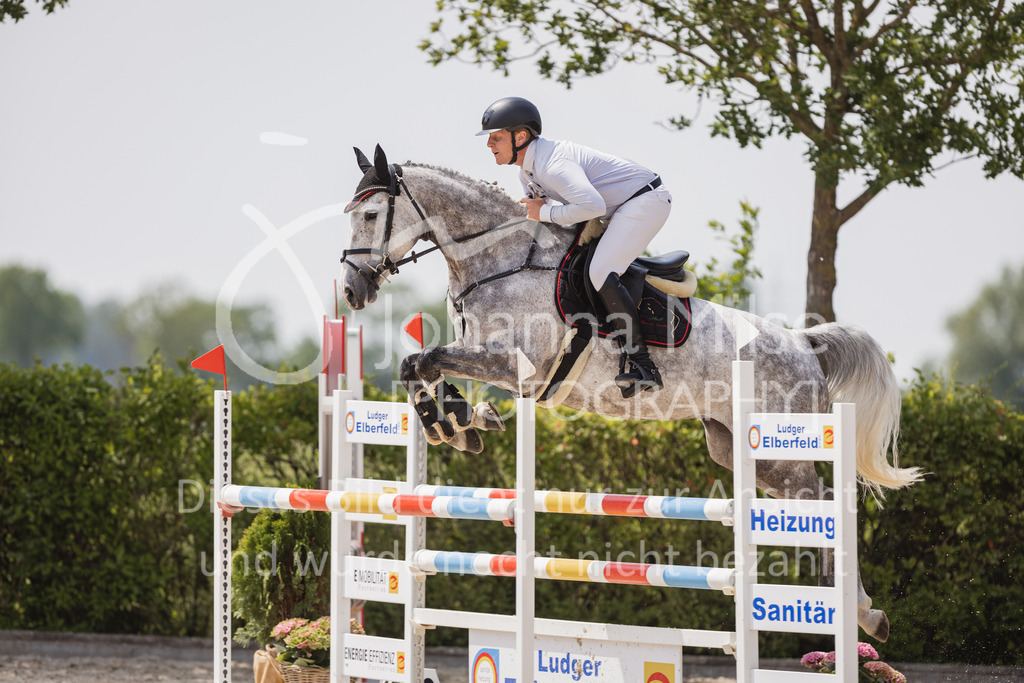 230616_Lemwerder_Springpf-L2-678 | Deine schönsten Turniermomente als professionelle Fotos! Entdecke hochwertige Pferdesport-Fotografie im Online-Shop. Jetzt Fotos finden & bestellen!