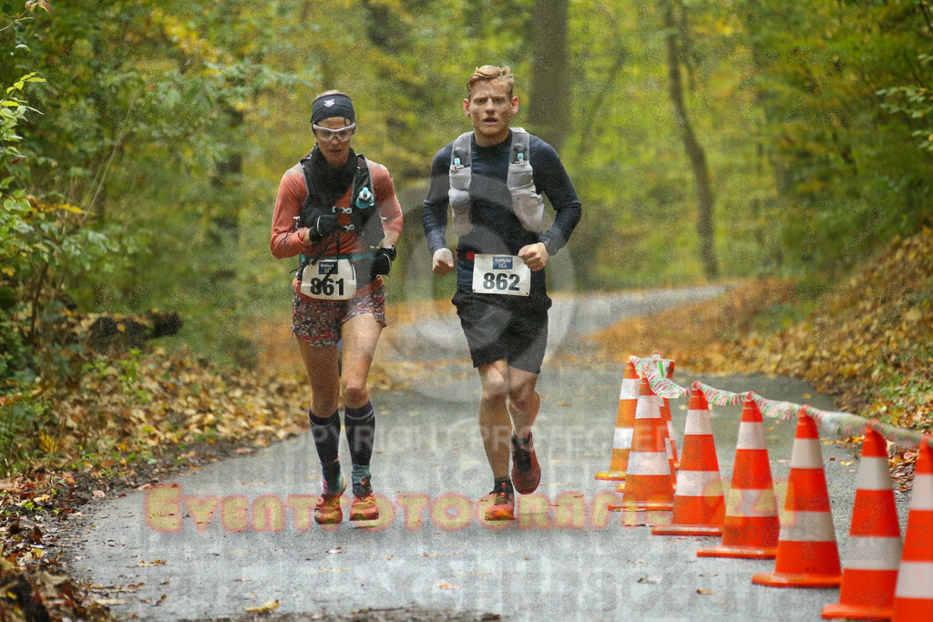 241027_1020_EX1_3775 | Sportfotografie im Rhein-Sieg Kreis, Köln, Bonn, NRW, Rheinland Pfalz, Hessen, etc. Unser Tätigkeitsfeld umfasst den Laufsport vom Volkslauf über den Marathon, Duathlon, Triathon bis zum Ultralauf wie Kölnpfad Ultra oder Schindertrail.