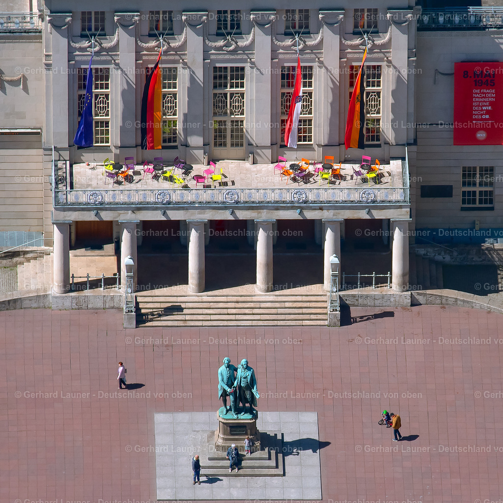 9200332 | WEIMAR 07.05.2020 Gebäude des Konzerthauses und Theater- Schauspielhauses " Deutsches Nationaltheater und Staatskapelle Weimar " am Theaterplatz in Weimar im Bundesland Thüringen, Deutschland. // Building of the concert hall and theater playhouse in Weimar in the state Thuringia, Germany. Foto: Gerhard Launer