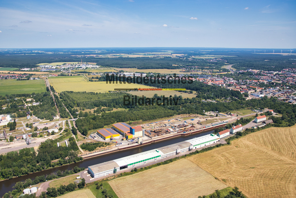 51-52_Roßlau_IMG_Wittenberg_8119 | Die schönsten Luftbilder von Sachen-Anhalt & Mitteldeutschland als Bilddatenbank zur kommerziellen Nutzung. Nutzen Sie unsere Erfahrung seit 2005 in der Luftbildfotografie. - Realisiert mit Pictrs.com