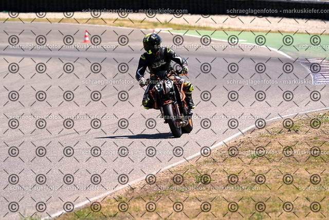 26bt04-1373 | markuskiefer.com - Realisiert mit Pictrs.com