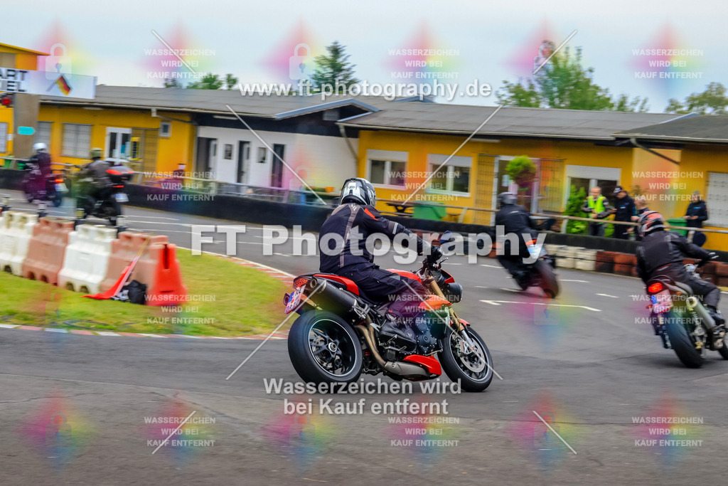 OBK-5302 | Hier findet Ihr Bilder von Touristenfahrten auf der Nürburgring Nordschleife oder von anderen Veranstaltungen die ich besucht habe. Viel Spass beim Durch Schauen 