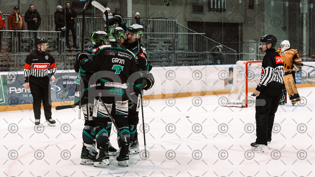 Alligators_vs_Fuessen_26.10.2025-078 | Höchstadt Alligators Fotogalerie: Eishockey-Action aus Franken. Professionelle Spielfotos, Portraits & Stadionbilder zum Download. Jetzt entdecken! - Realisiert mit Pictrs.com