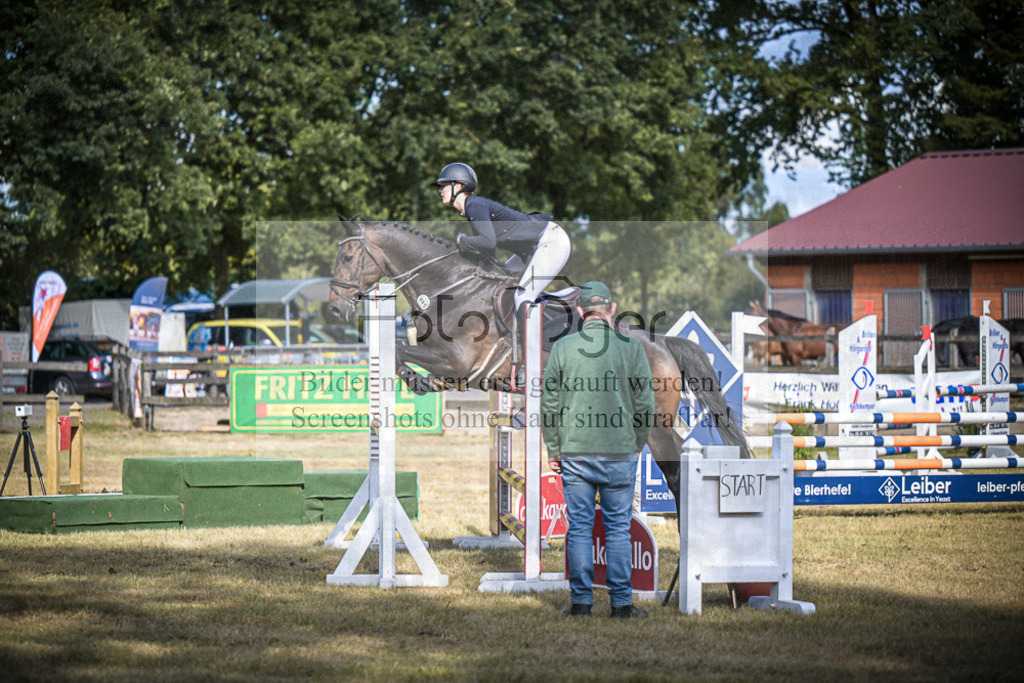 DOS_0903 | Entdecke hochwertige Reitturnierfotos von Foto Oger. Professionell, emotional und authentisch – jetzt Lieblingsmomente im Shop bestellen.Deutschlandweite Turnierfotografie. - Realisiert mit Pictrs.com