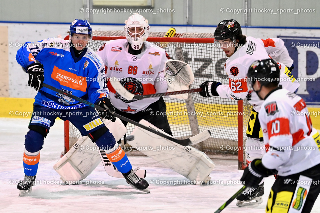 ESC SPARKASSE STEINDORF vs. EV ZELTWEG MURTAL LIONS | #72 Hobitsch Samuel ESC Steindorf, #88 Mocher Paul EV ZELTWEG MURTAL LIONS, #62 Kessler David EV ZELTWEG MURTAL LIONS, ESC SPARKASSE STEINDORF vs. EV ZELTWEG MURTAL LIONS, ESC SPARKASSE STEINDORF vs. EV ZELTWEG MURTAL LIONS am 27.12.2025 in Steindorf (Ossiachersee Halle), Austria, (Photo by Bernd Stefan)