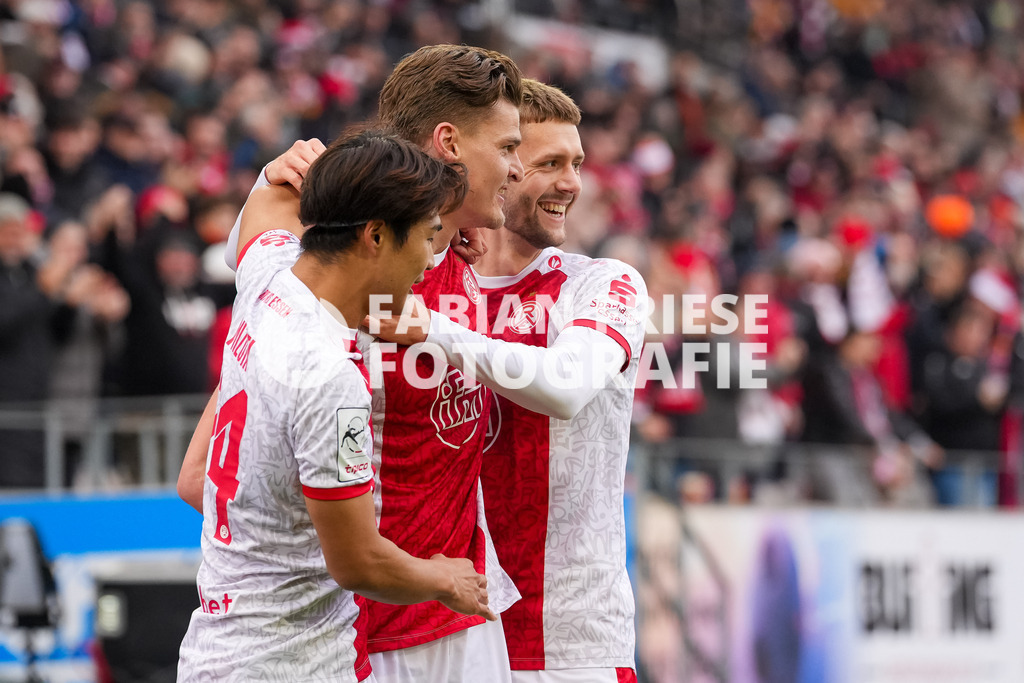 GER Rot-Weiss Essen vs. SSV Ulm, Fussball, 3. Liga, Spieltag 19, Saison 2025/2026, 20.12.2025 | GER Rot-Weiss Essen vs. SSV Ulm, Fussball, 3. Liga, Spieltag 19, Saison 2025/2026, 20.12.2025Foto: Fabian Friese - Realisiert mit Pictrs.com