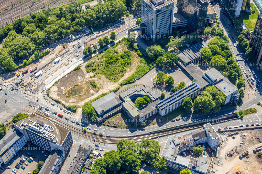 Essen250507507 | Luftbild, Frida-Levy-Gesamtschule und Straßen-Baustelle an der Hollestraße, Ostviertel, Essen, Ruhrgebiet, Nordrhein-Westfalen, Deutschland