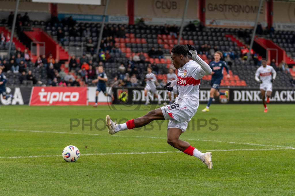 VfB Stuttgart II vs. TSG Hoffenheim II, Fussball, 3. Liga, 26. Spieltag, 15.03.2026 | Justin Diehl (VfB Stuttgart II, #26),VfB Stuttgart II vs. TSG Hoffenheim II, Fussball, 3. Liga, 26. Spieltag, 15.03.2026Foto: photosbyphips/Philip Ziegler