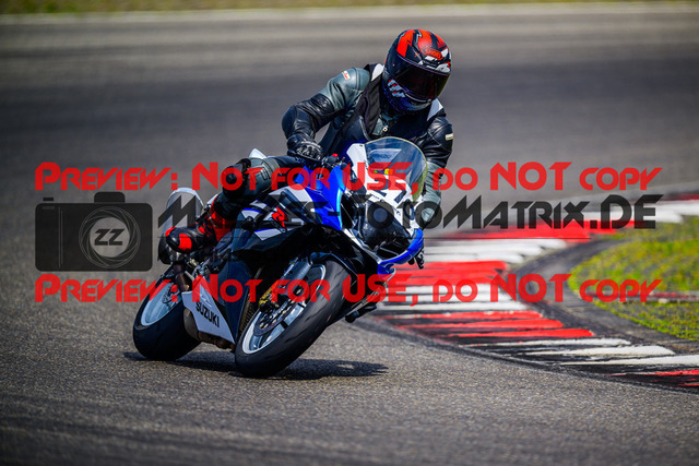 MaZZes_FotoMatrix_240717_6007705_6684 | GELB