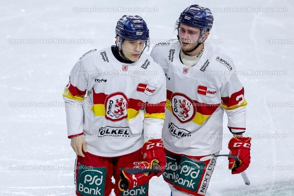 KEC16022501038 | 16.02.2025, Eishockey, DEL, Kölner Haie - Düsseldorfer EG, Lanxess-Arena Köln: Kyle Cumiskey (DEG #16) nach dem Treffer zum 1:1 mit Alexander Blank (DEG #24)