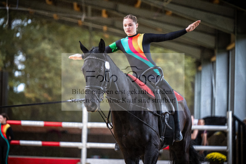 DOS_0111 | Entdecke hochwertige Reitturnierfotos von Foto Oger. Professionell, emotional und authentisch – jetzt Lieblingsmomente im Shop bestellen.Deutschlandweite Turnierfotografie. - Realisiert mit Pictrs.com