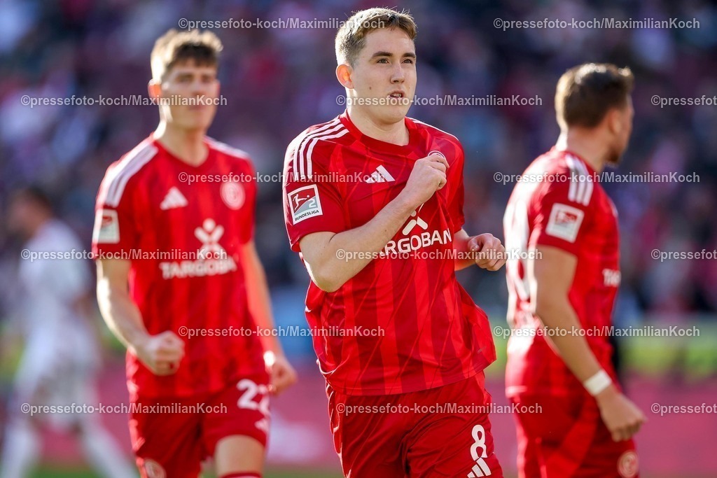 1FC23022502222 | 23.02.2025, Fußball, 1. FC Köln - Fortuna Düsseldorf, 2.. Fußball Bundesliga, 23. Spieltag, RheinEnergie-STADION, Saison 2024 2025: Torjubel nach dem 1:1 Ausgleich nach Handelfmeter durch Torschütze Isak Johannesson (Fortuna Düsseldorf #8)DFB regulations prohibit any use of photographs as image sequences and or quasi-video.