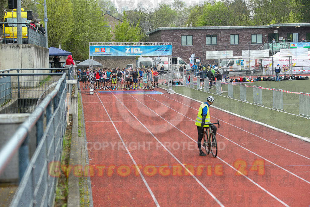 250413_1116_EX1_0081 | Sportfotografie im Rhein-Sieg Kreis, Köln, Bonn, NRW, Rheinland Pfalz, Hessen, etc. Unser Tätigkeitsfeld umfasst den Laufsport vom Volkslauf über den Marathon, Duathlon, Triathon bis zum Ultralauf wie Kölnpfad Ultra oder Schindertrail.