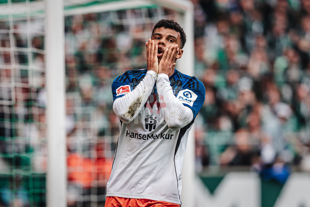 Fußball | Männer | Saison 2025/2026 | 1. Fußball-Bundesliga | 30. Spieltag | SV Werder Bremen vs. Hamburger SV | 18.04.2026 | Ransford-Yeboah Königsdörffer (#11, HSV) ärgert sich