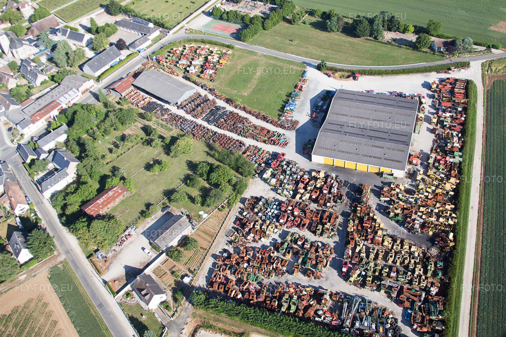 Vue aérienne: Vue de la ville à Talcy dans le département Loir et Cher, France. Photo: IMG_082183.jpg prise le 20/06/2015 par Werner Riehm/FLY-FOTO.eu – Résolution de l'original: 4709 x 3140 px